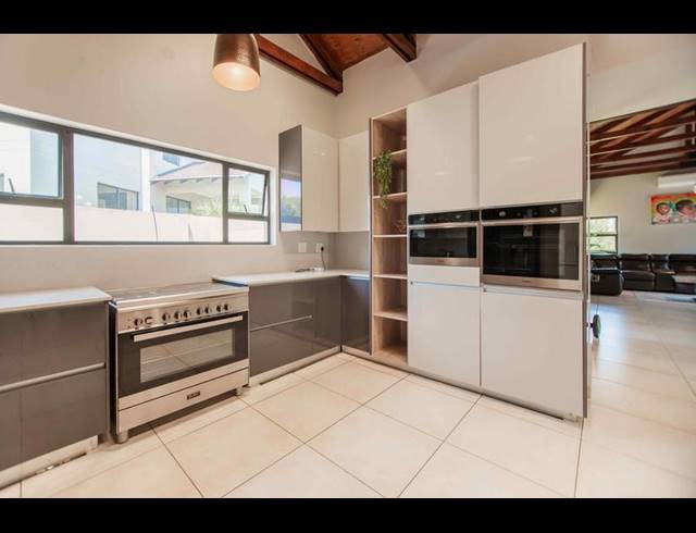 4 BEDROOM PROPERTY TO RENT IN COPPERLEAF ESTATE